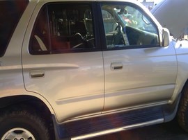 2002 TOYOTA 4RUNNER SILVER, SR5 MODEL, 3.4L, AT, 2WD.  Z26299